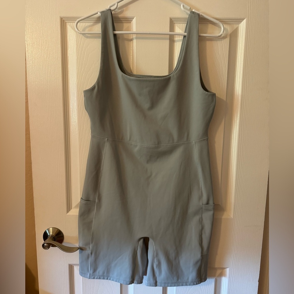 Oak + Fort Fitted Romper with Pockets Size Large